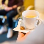 Foto zeigt den Wartebereich der Orthopadie am St. Lambertiplatz Lueneburg